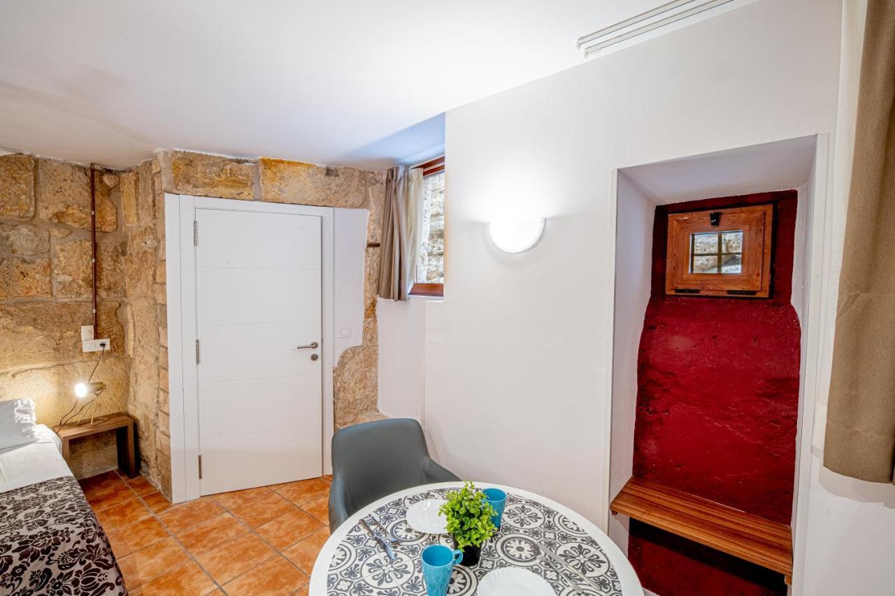 Planta Baja En La Muralla Romana Junto A La Catedral Appartement Tarragona